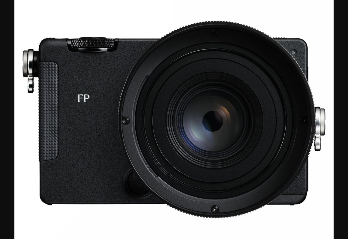 Sigma FP2 — крошечная полнокадровая камера получила новую матрицу и автофокус