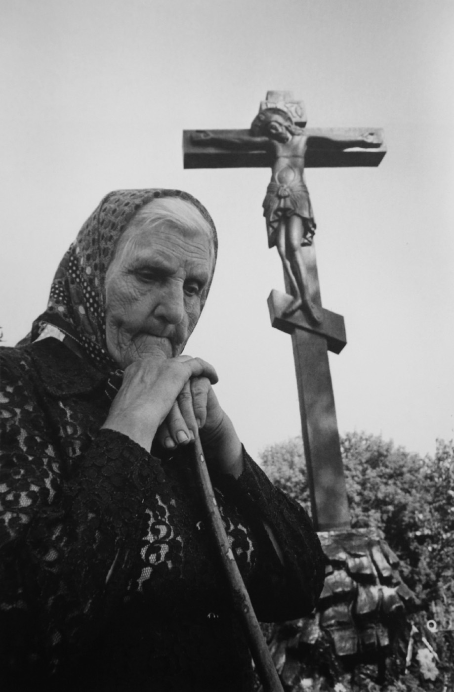 Хранительница братской могилы Ольга Никифоровна Король (2001) Фото: Павел Кривцов